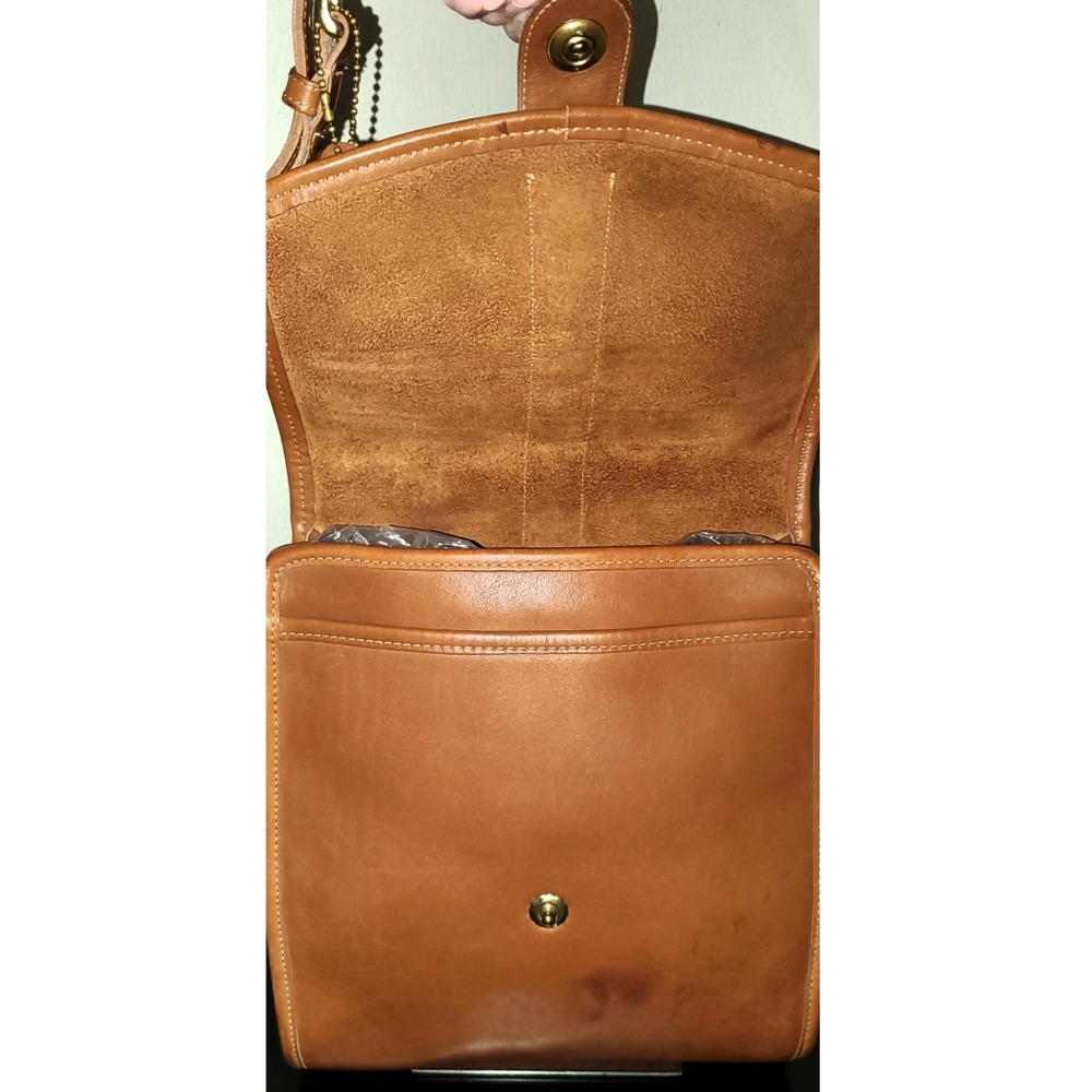 Coach VTG British Tan Leather #5731 RARE Crossbody - Picture 7 of 13
